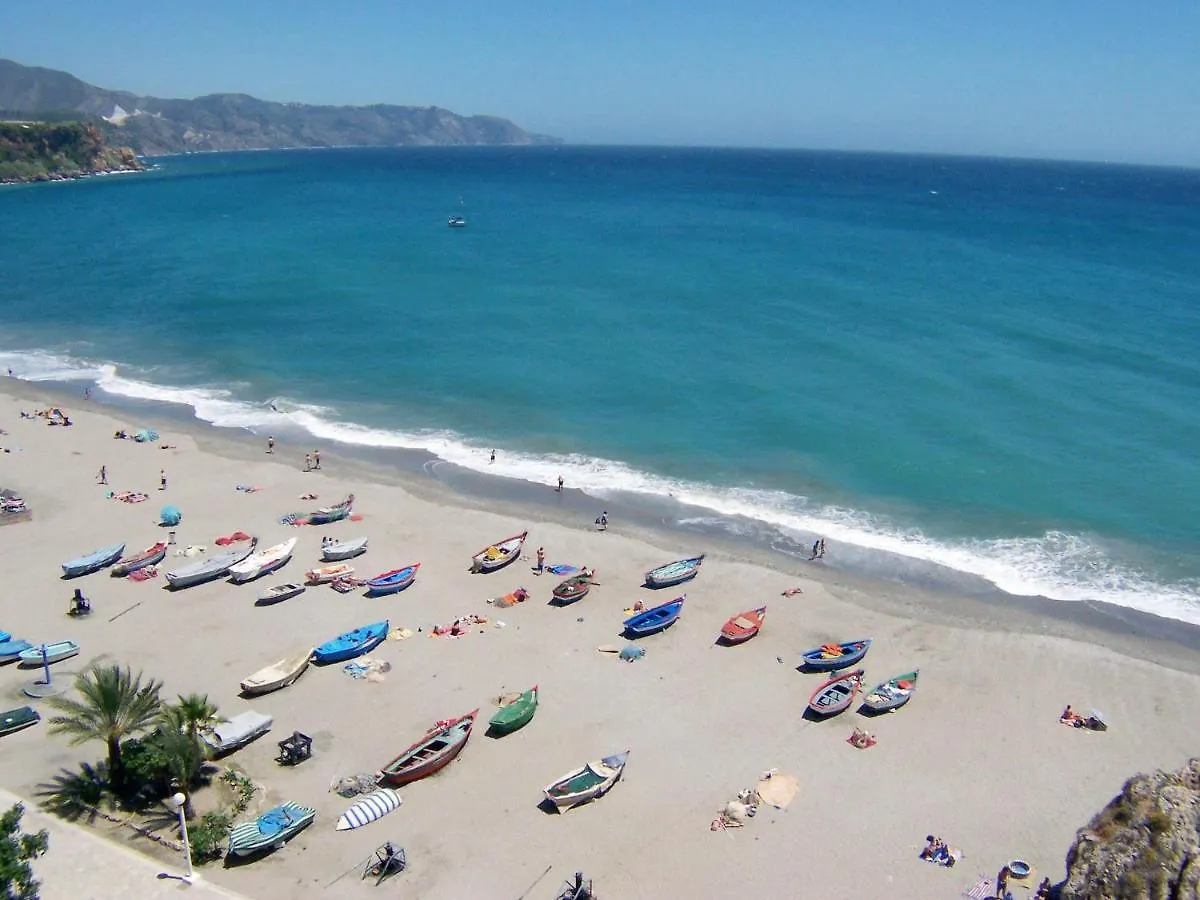 Villa Pinomar - Sleeps 8 - Burriana Beach Nerja