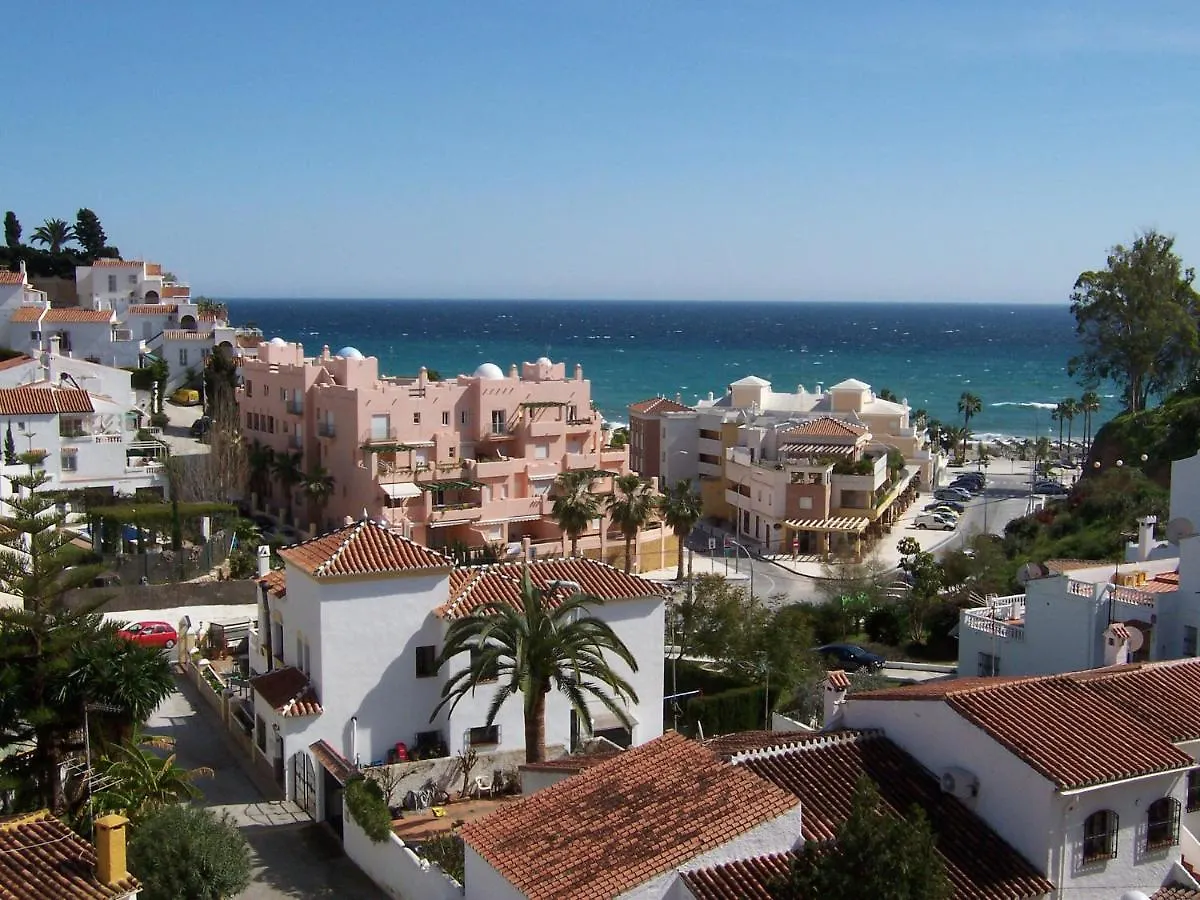 Villa Pinomar - Sleeps 8 - Burriana Beach Nerja